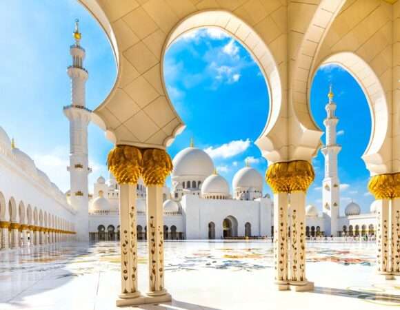 Abu dhabi City Tour with Sheikh Zayed Mosque